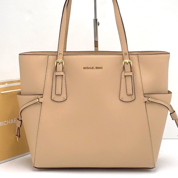 MICHAEL KORS Voyager EAST WEST TOTE OYSTER COLOR - Picture 2 of 16